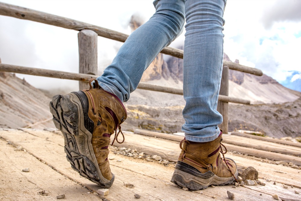 hiking boots women